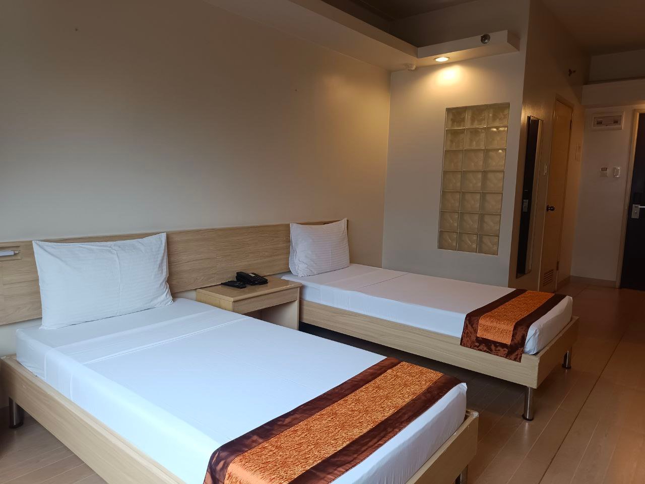 Standard Twin Bedroom